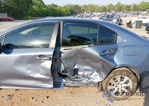 2022 Toyota Corolla Le z USA, uszkodzony, nr VIN JTDEPMAEXNJ224722